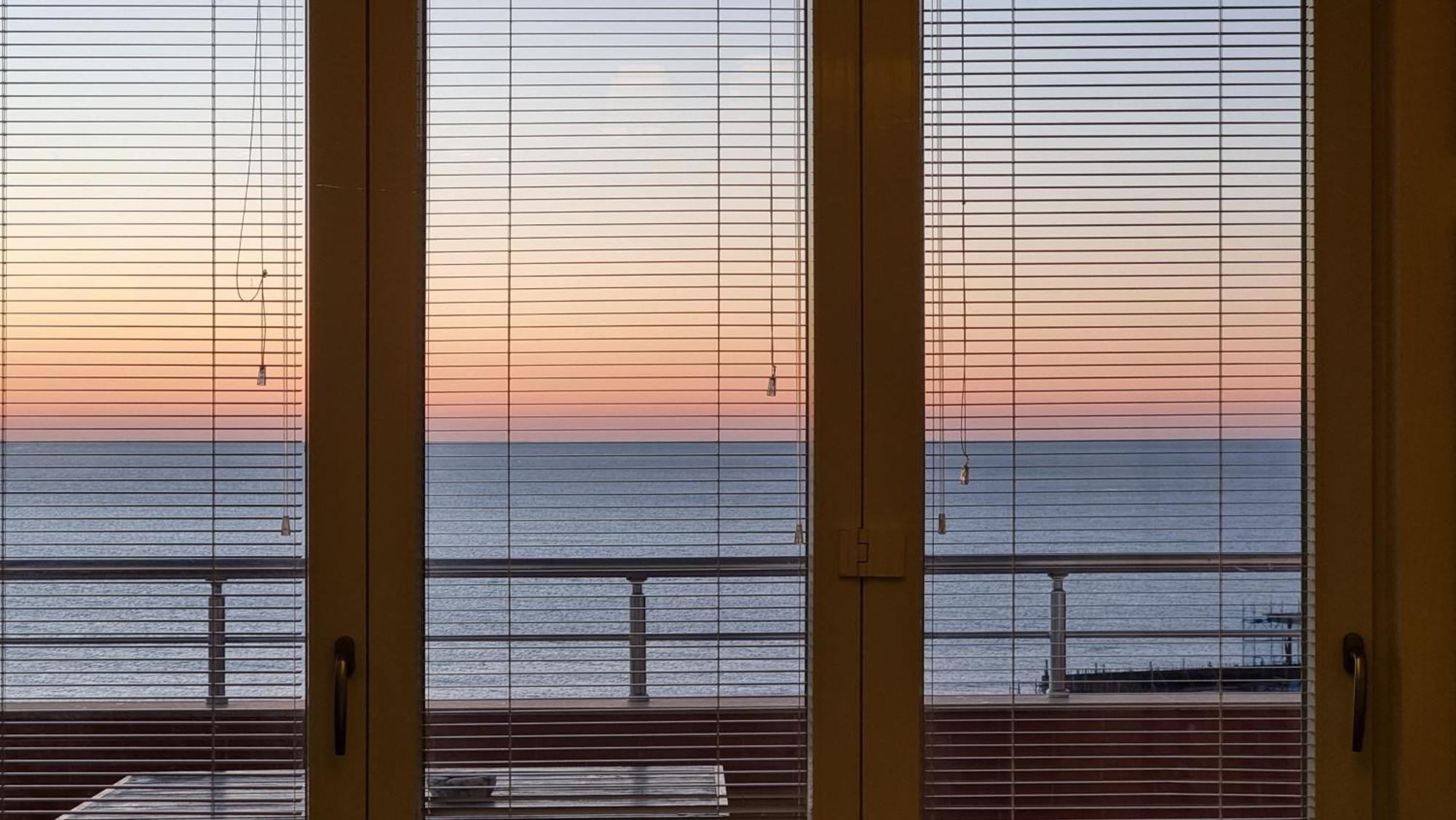 Sunset Seaview Apartment Dıraç Dış mekan fotoğraf